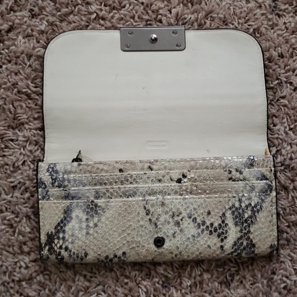 Purse - Picture 3 of 3